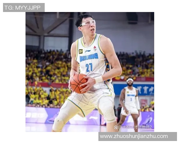 周琦在国际篮球舞台上的崛起与挑战：从青涩新星到实力中锋的成长之路