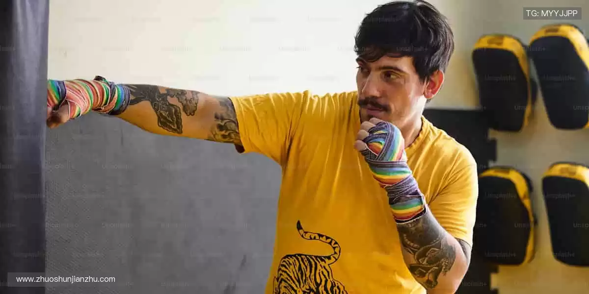 📺高清多机位，VR 沉浸体验！实时弹幕互动，不错过任何精彩！🎯